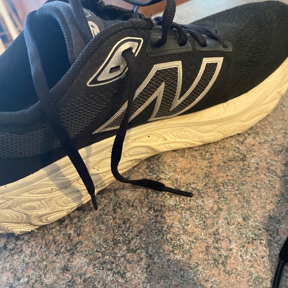 New Balance 880 - Picture 2 of 4